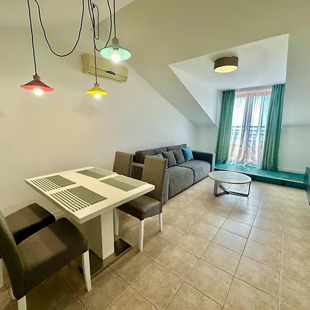 Modern One-bedroom By Menada דירה סבטי ולאס