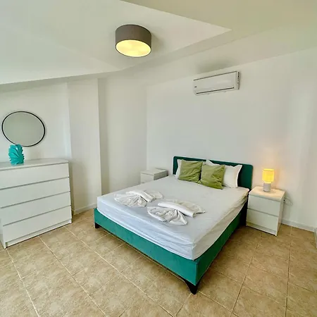 Modern One-bedroom By Menada סבטי ולאס