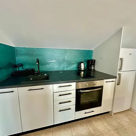 Modern One-bedroom By Menada סבטי ולאס