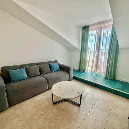 Modern One-bedroom By Menada סבטי ולאס